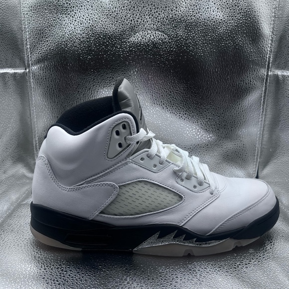 (PRE-OWNED) Jordan Men's White and Black RETRO 5 Sz 10.5 (OG BOX) - Picture 5 of 6